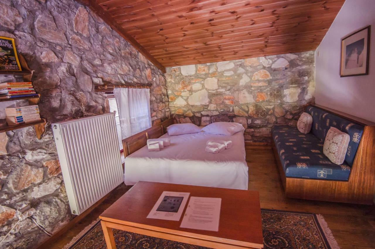 Stonehouse 2 Bedroom Chalet On Olympus Amazing View Petra  Exterior photo